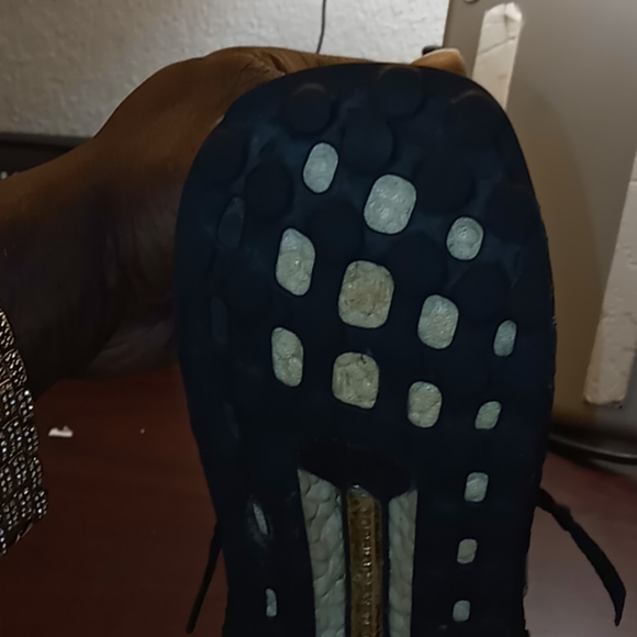 Adidas Ultraboost - Picture 12 of 12